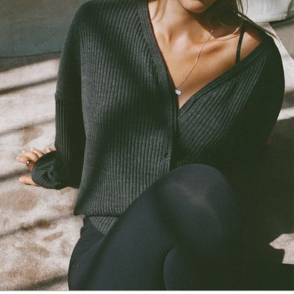 BRAND NEW Joah Brown Relaxed V-Neck Cardigan size Small - Picture 9 of 11